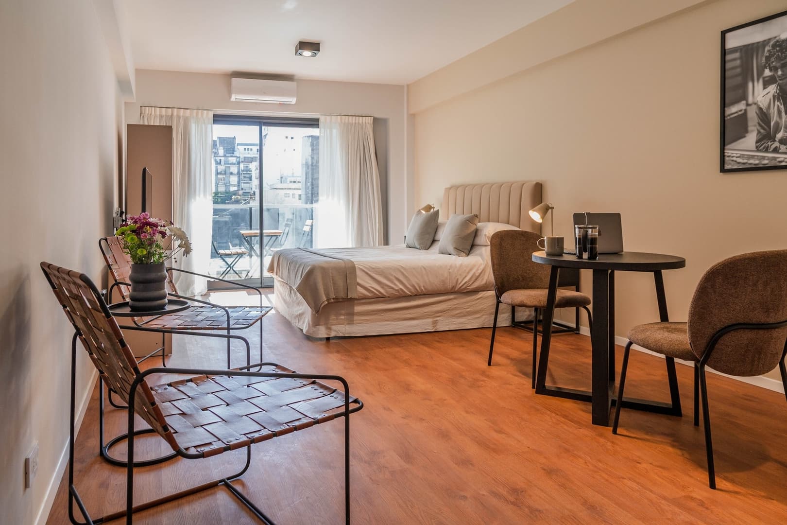 Bright Studio with Balcony in Balvanera