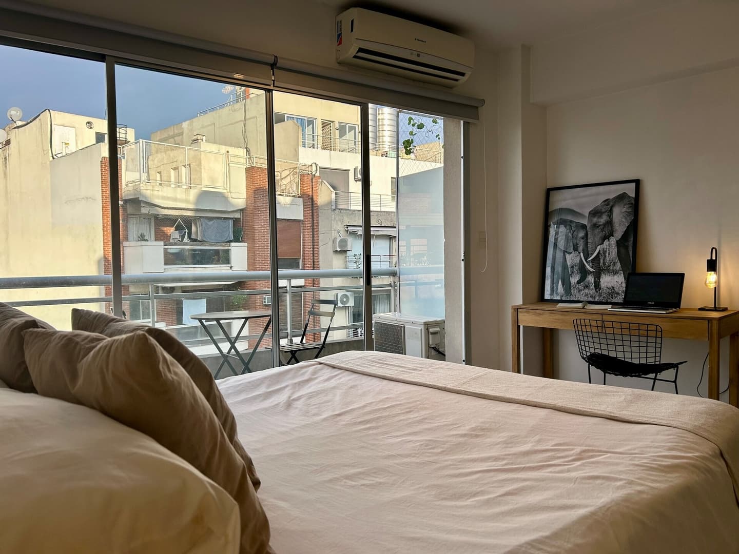 Palermo| Modern Front-Facing Studio | Balcony