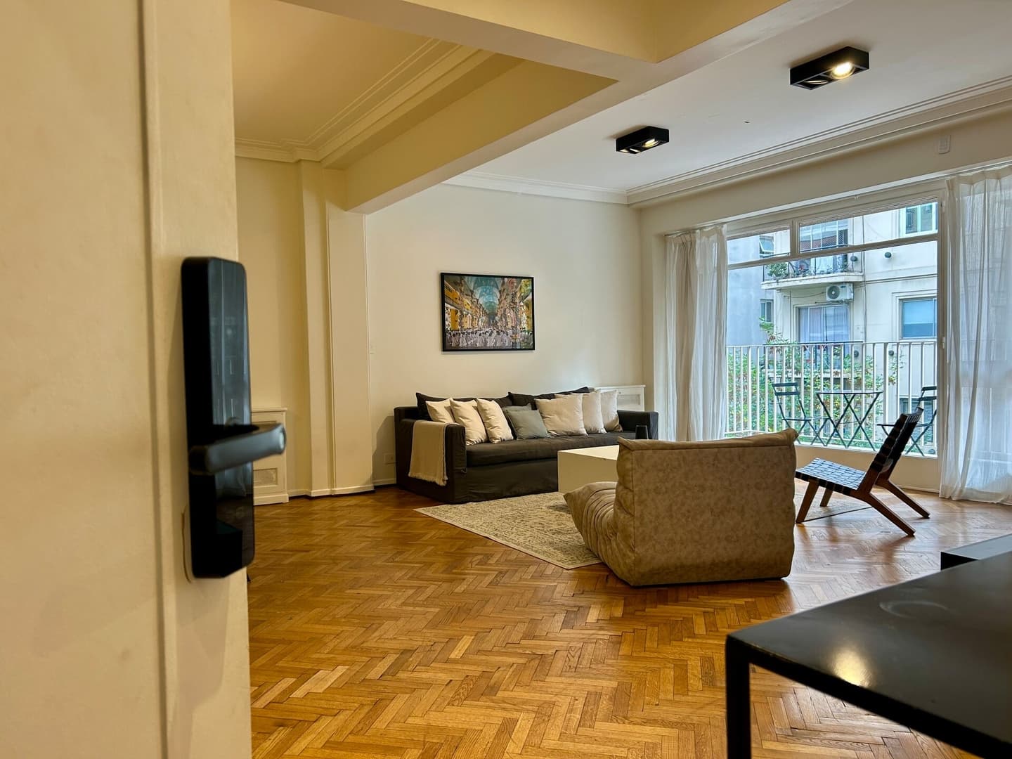 Sophisticated 4-BR Apt Near Alto Palermo Shopping