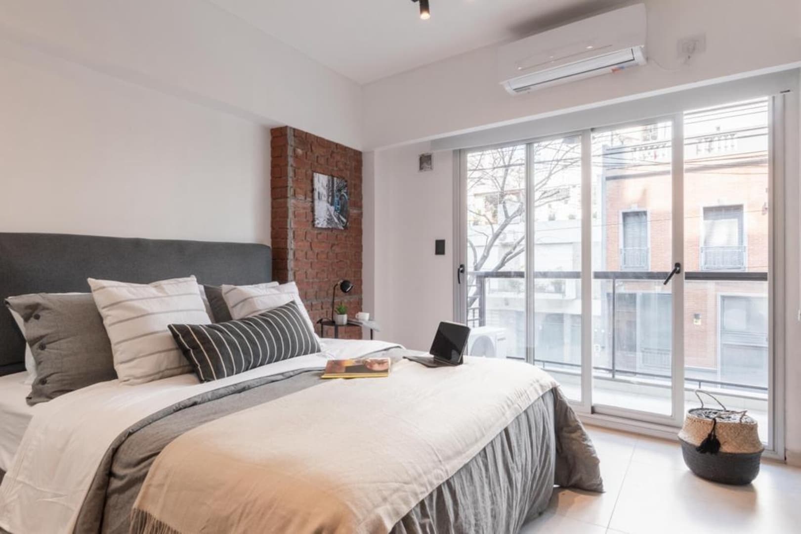 208 - Studio in Palermo, Soler St.