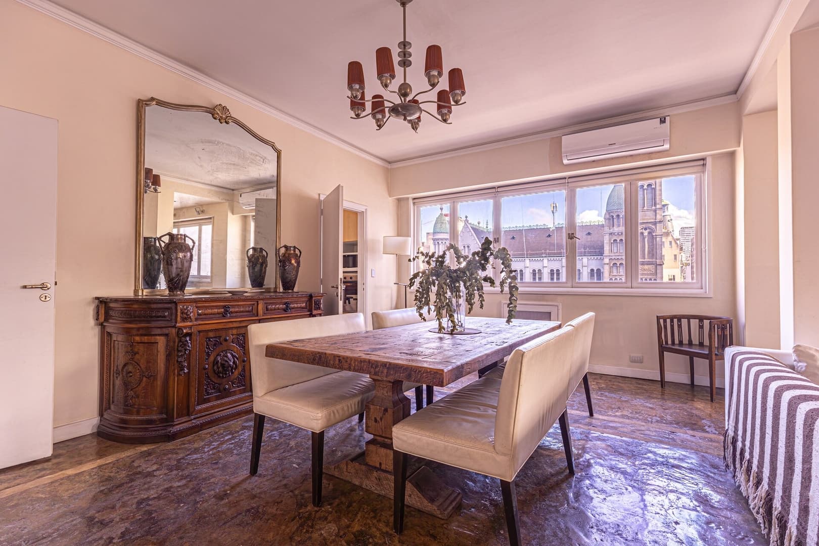 251 - Flat in Retiro, San Martin St.