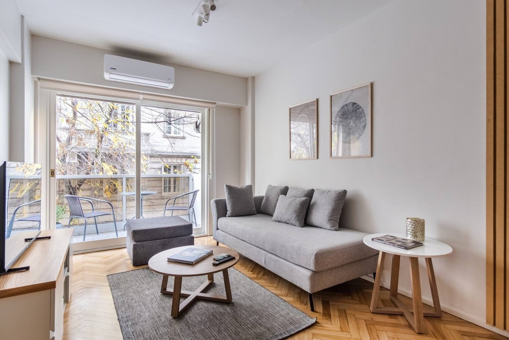 33 - Apartment in Recoleta, Juncal St.